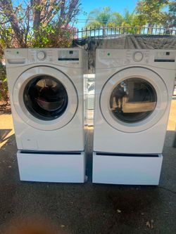 LG SET WASHER AND DRYER WITH PEDESTALS / FREE DELIVER