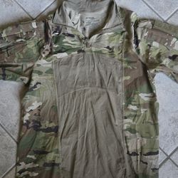 Army combat shirt - Large