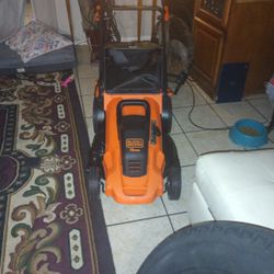  Black & Decker Lawn Mower