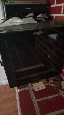 Whirlpool wine chiller
