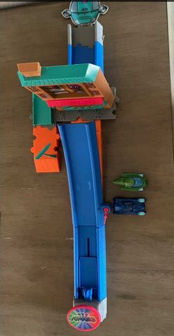 PJ Mask track with cars