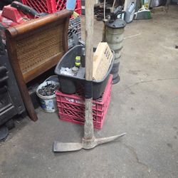Pick/mattock