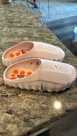 Nike Mind Slides- Women’s 8