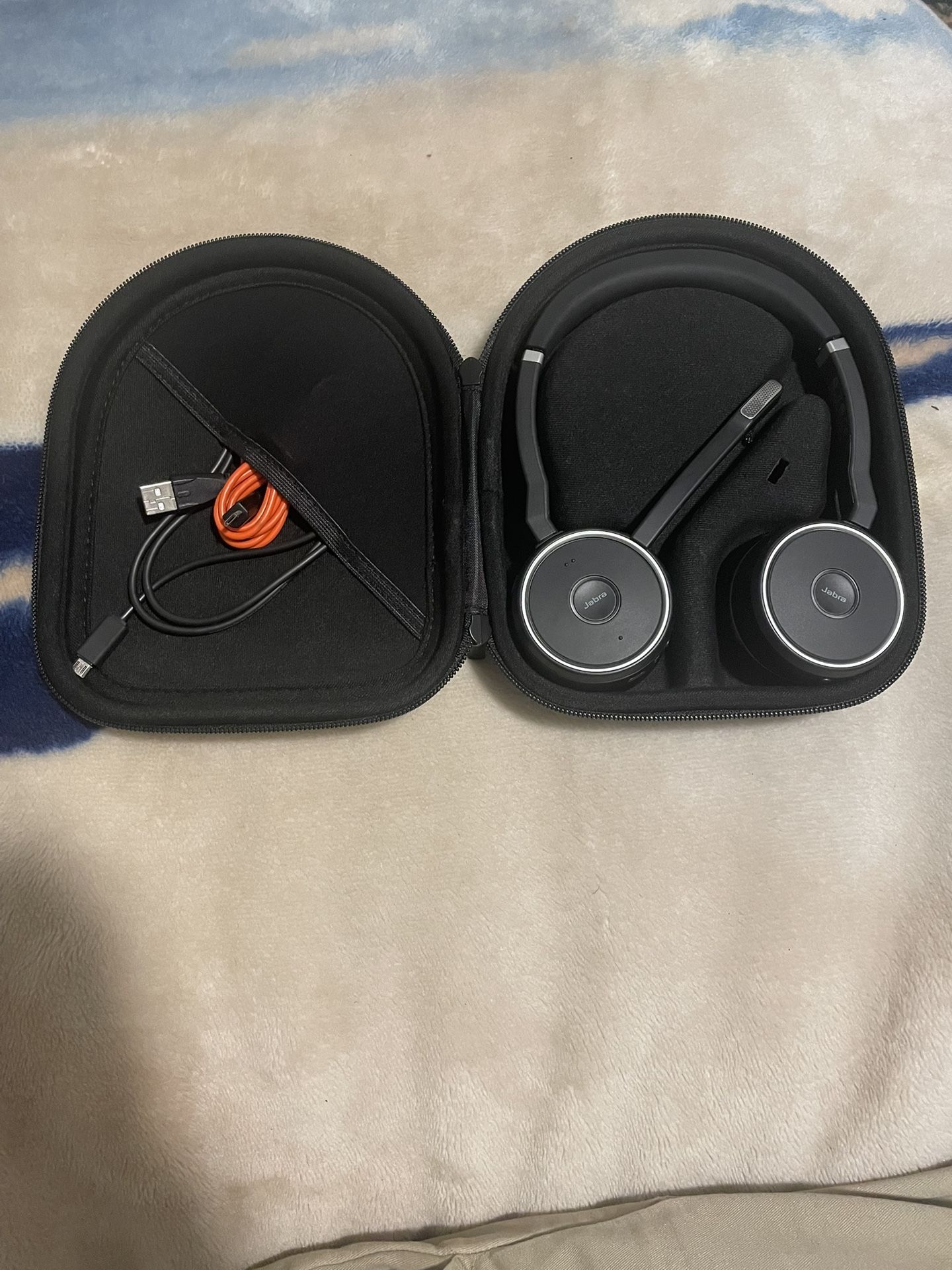 Jabra GN Bluetooth and wired Headphones
