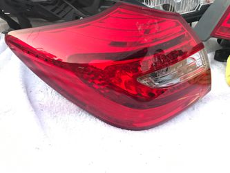 2011-2014 Hyundai Genesis Tail Light. DRIVER SIDE OUTER TAIL LIGHT
