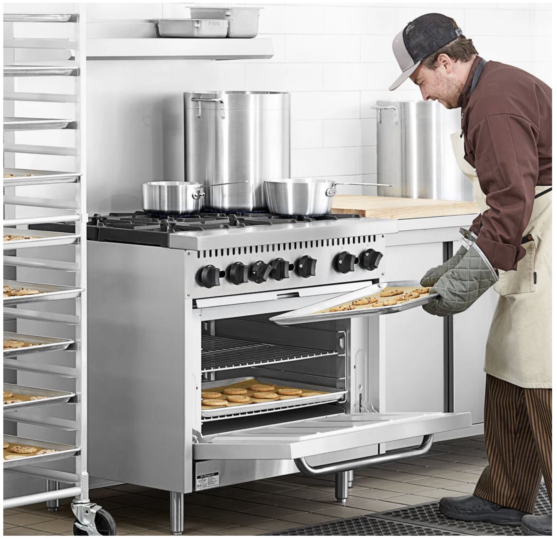 MainStreet Equipment E36-N Natural Gas 6 Burner 36" Range with Standard Oven - 210,000 BTU