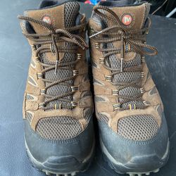 Boots MENS Merrell Hiking Boots Sz 11.5 MENS Boots Waterproof MAKE AN OFFER!