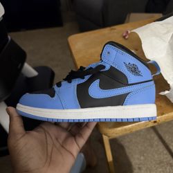 Jordan 1 Mid