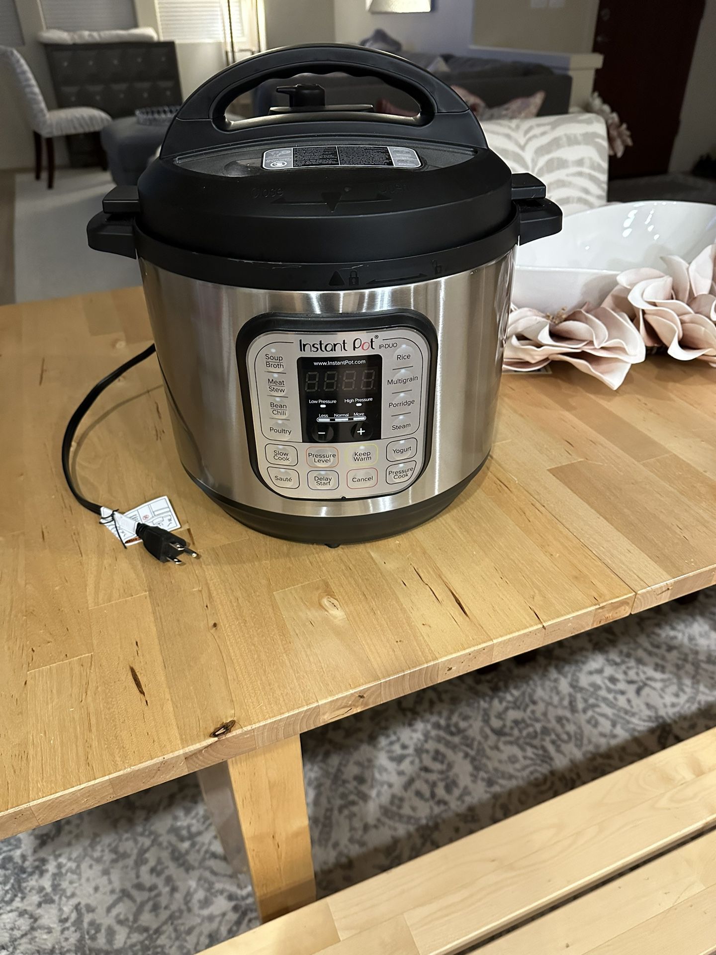 Instant Pot Duo Mini 3 Qt With Cookbooks And Extras for Sale in Tigard, OR  - OfferUp