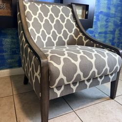 Carlo Perazzi Accent Chair *D27x27" *Height from floor to backrest: 33.5" 