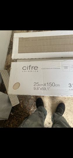 Porcelain ceramic tile