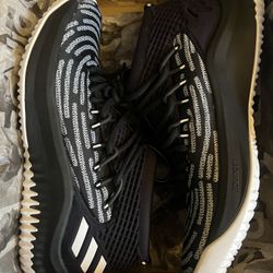 Dame 4 Shoes Size 8 