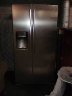 $75 Stainless steel Samsung refrigerator