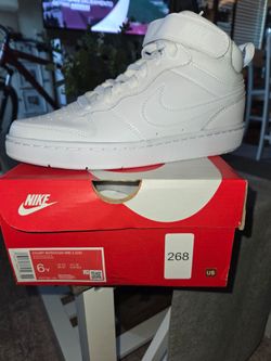 Nike Court Borough Mid 2 GS Size 6Y