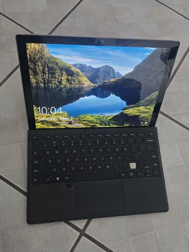 Surface I5-6300U