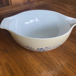 Vintage PYREX bowl