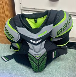 Hockey chest/shoulder pads
