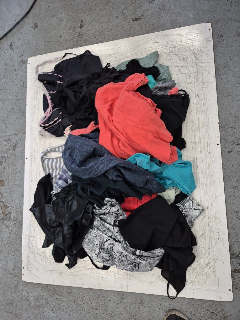 Big Lot Of Women Summer Clothes All $5