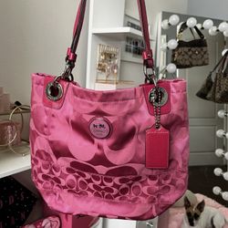 Pink coach purse 