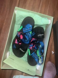 Off white sandals women’s 7