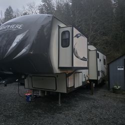 2017 5th Wheel Trailer