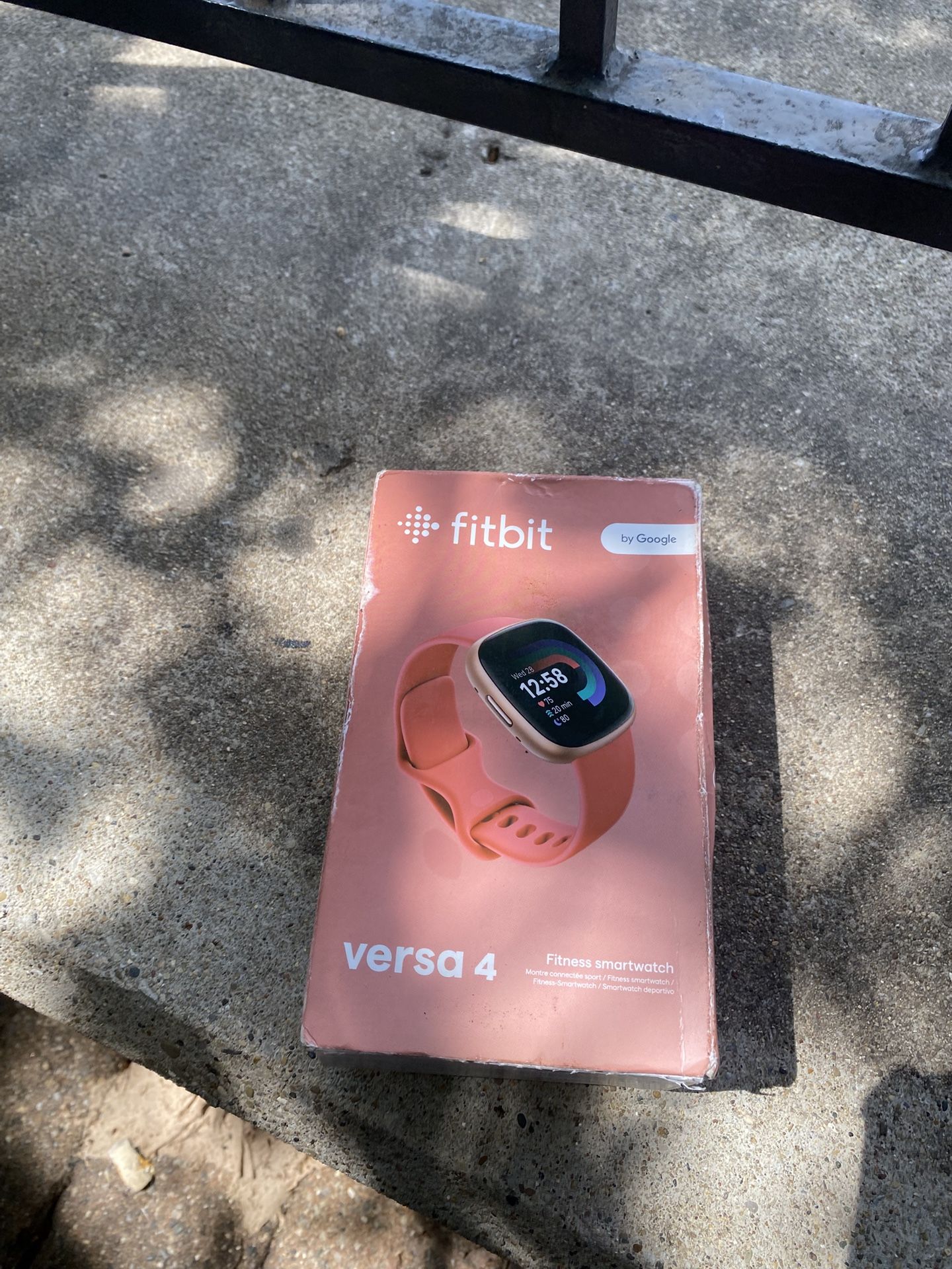 Fitbit Versa 4