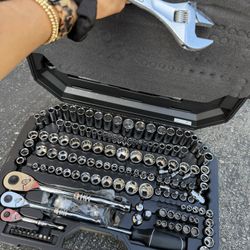 Husky 194 Piece Tool Set