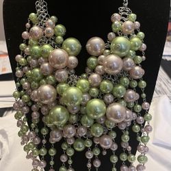 Ladies Pearl Necklace