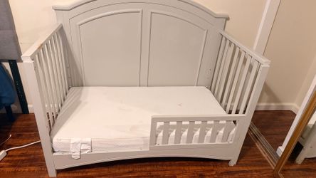 Toddler bed