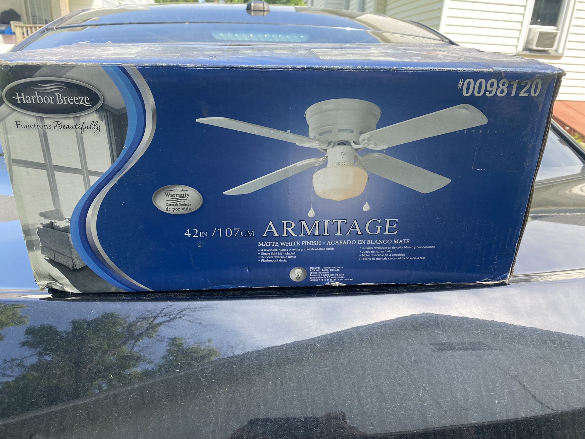 BRAND NEW IN BOX Harbor Breeze Armitage 42-in White Indoor Flush Mount Ceiling Fan with Light (4-Blade) $45