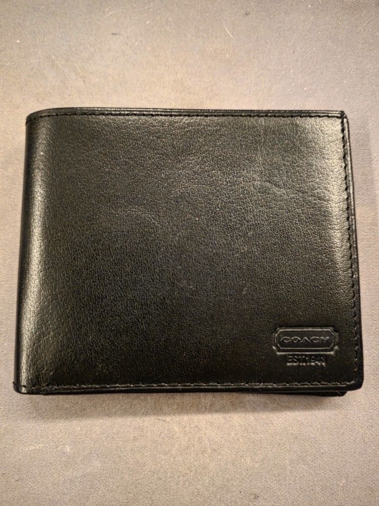 Coach Men's Leather Wallet & Free Luggage 