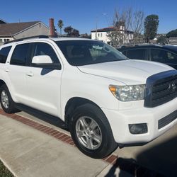 Toyota Sequoia SR5