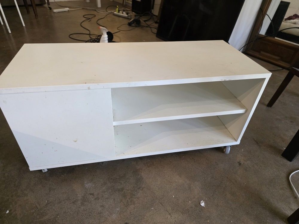 IKEA Coffee Table & Corner Table Or Bst Ofr
