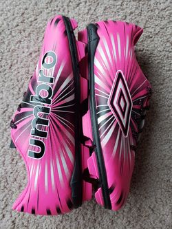 Umbro Kids Arturo 3.0 FG Soccer Cleats Size 1 Black Pink White. for Sale in Lehigh Acres FL OfferUp
