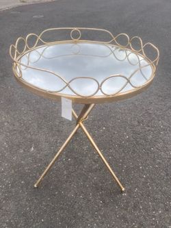 Gold mirrored tray table