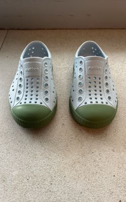 NATIVE  KIDS JEFFERSON SLIP ON SHOES SZ. C6