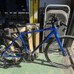Giant Escape 3 Disc Hybrid Bike
