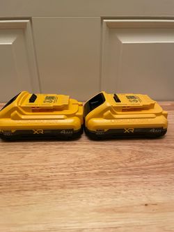New Dewalt Batteries 20V XR POWER PACK 4AH $75 Each Cada Una