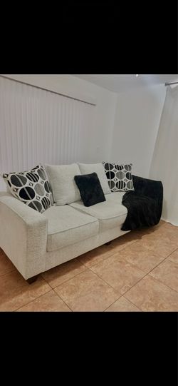 Half Sectional (Benton from Rooms To Go)