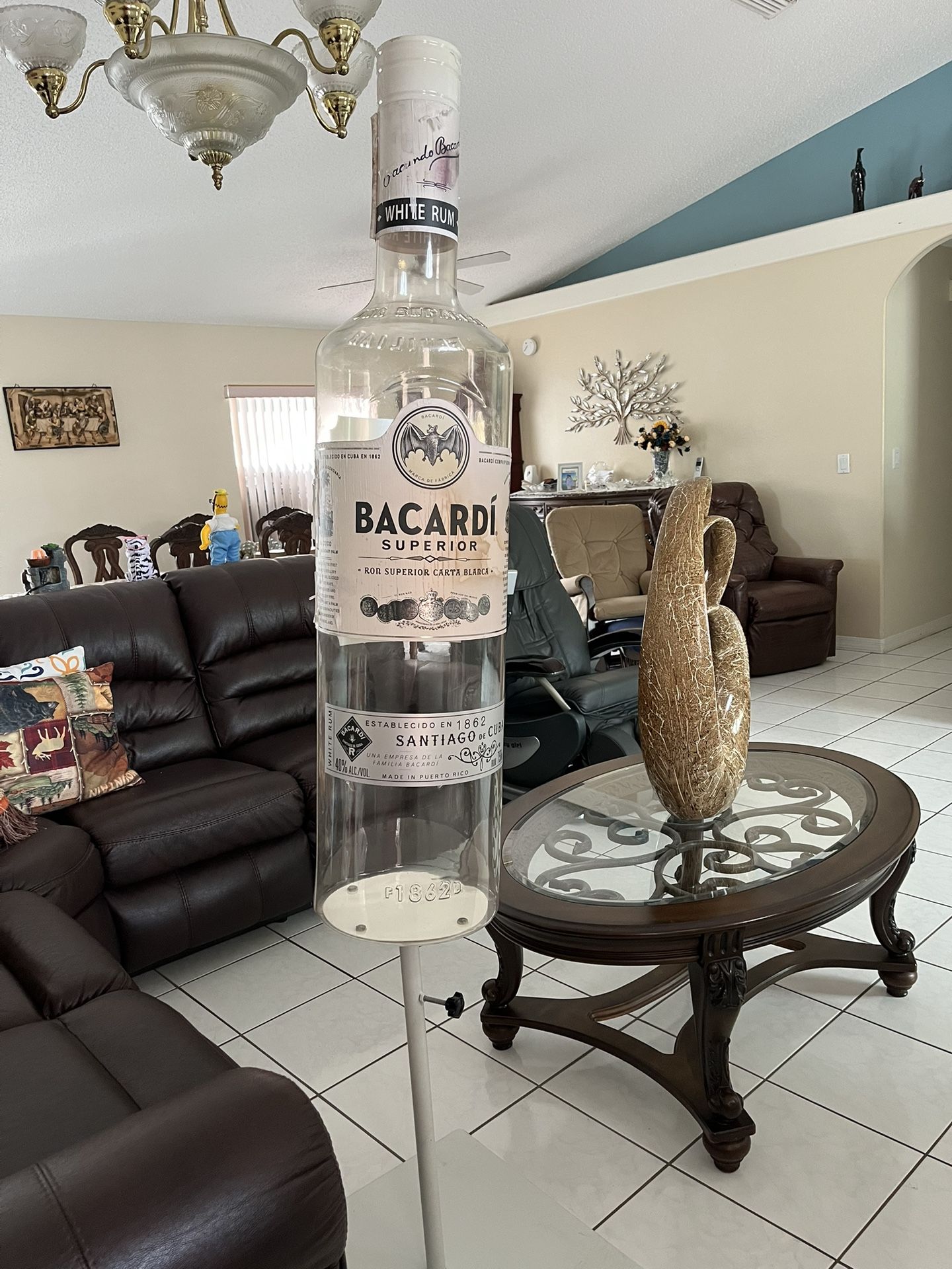 Botella Grande De Bacardi