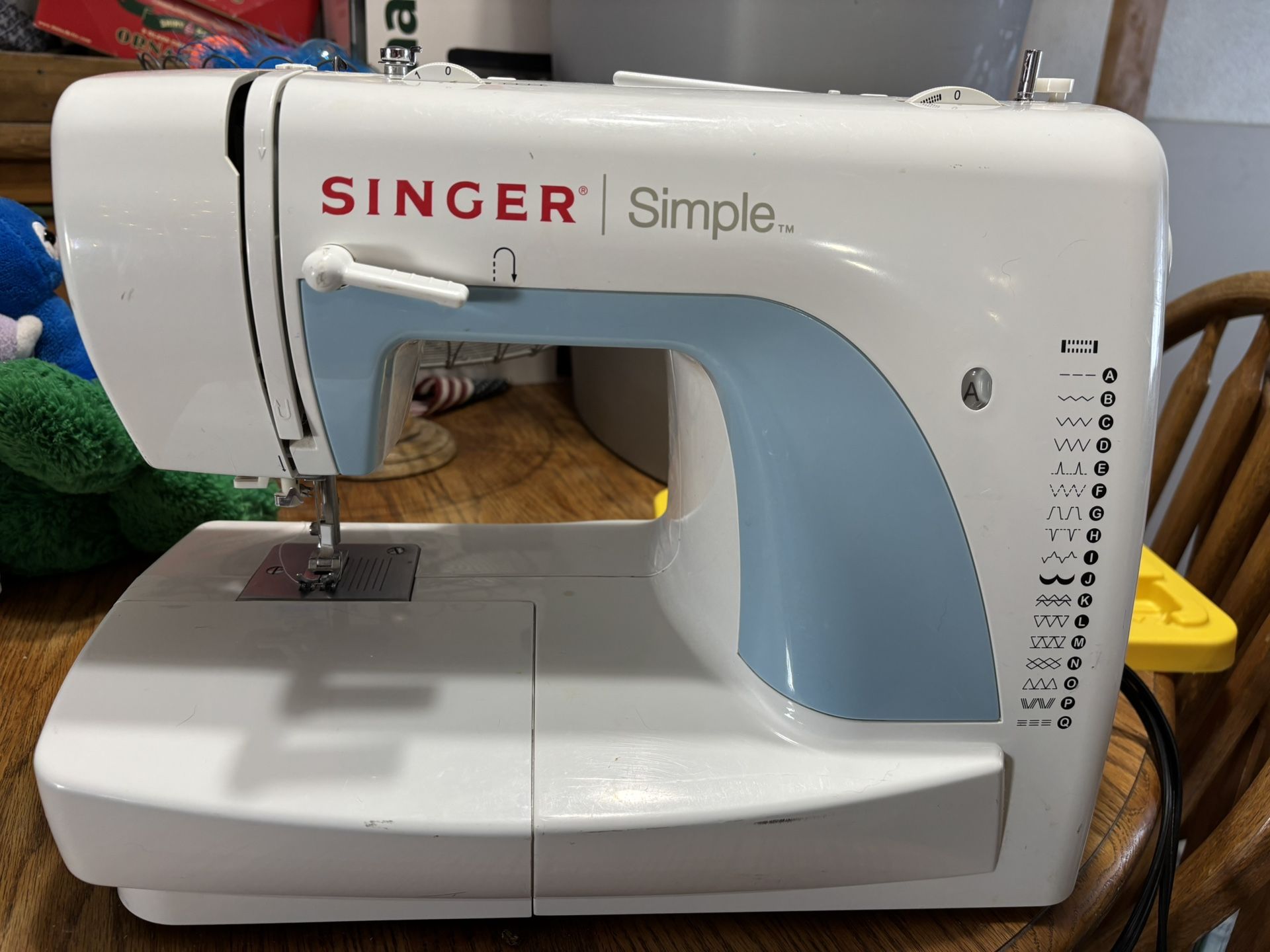 Sewing Machine Singer Simple *53rd Ave Greenway *