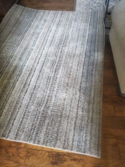 Carpet in good condition 7×5 in good condition