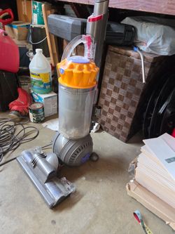 Dyson vacuum upright