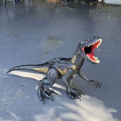 Jurassic World Super Colossal Indoraptor Figure – Huge 3-ft Toy
