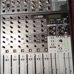 *Behringer Mixer*