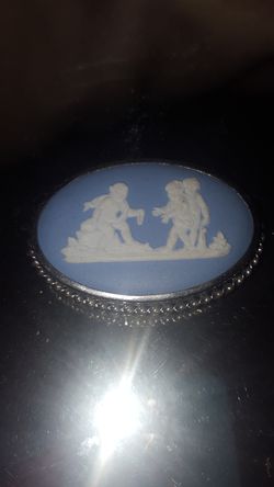 Wedgwood broach