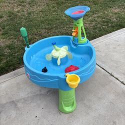 Step2 Water Table with Water Wheel & Accessories
