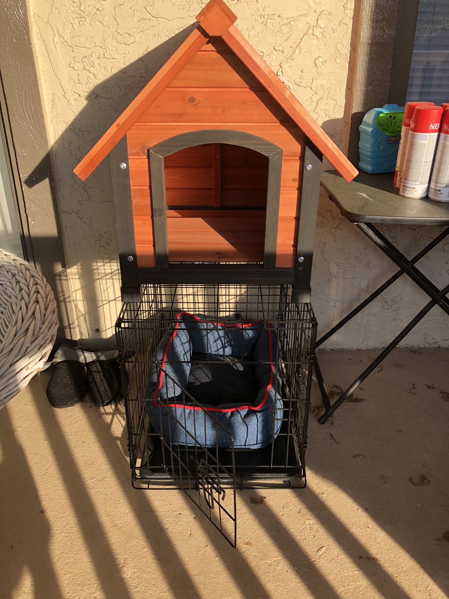 Dog house and crate