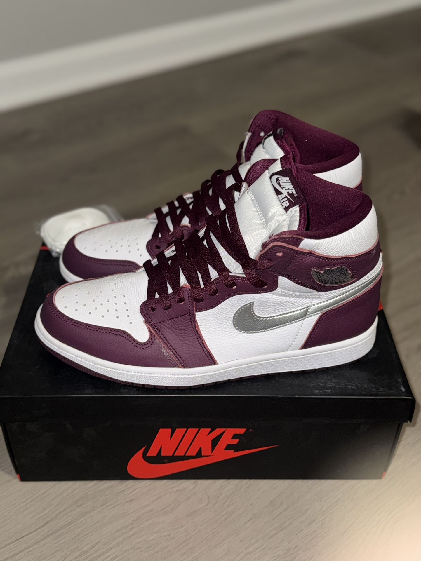 Bordeaux Jordan 1s Size 10.5