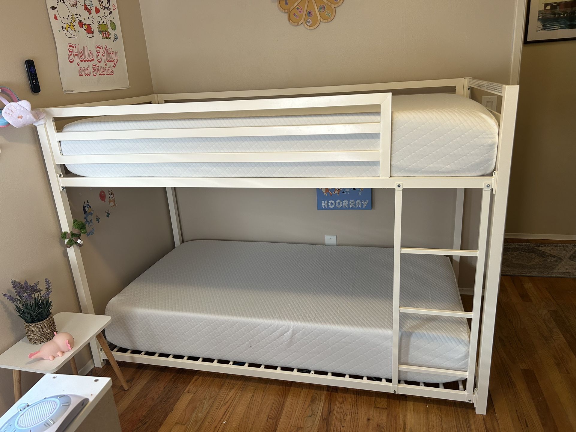 Twin Bunk Bed w/Mattresses